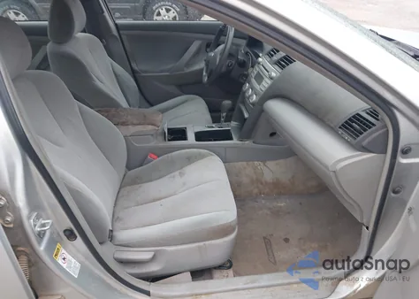 2011 Toyota Camry Le z USA, uszkodzony, nr VIN 4T1BF3EK8BU147323